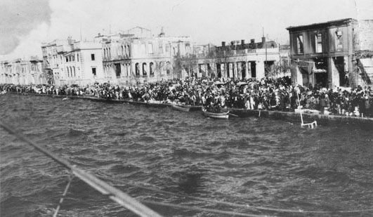 142. Περιμένοντας τα πλοία